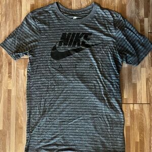 Nike Men's Black and Gray Striped Tee